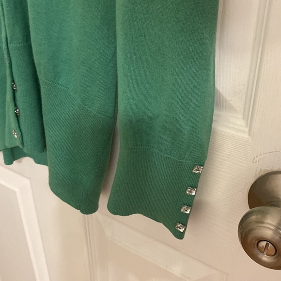 Vertical Design Sweater - Picture 6 of 6